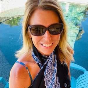 Meet your Posher, Sandi